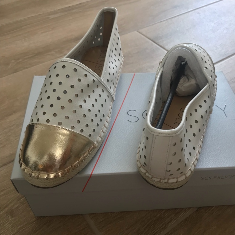 Sole Society Elodie flats 9M (brand new in box)